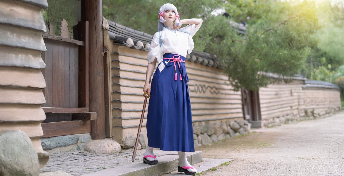Sayonara, Dutch Tilt – Visual Composition in Cosplay Photography